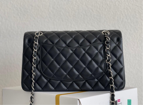 Chanel timeless classic Flap bag lambskin